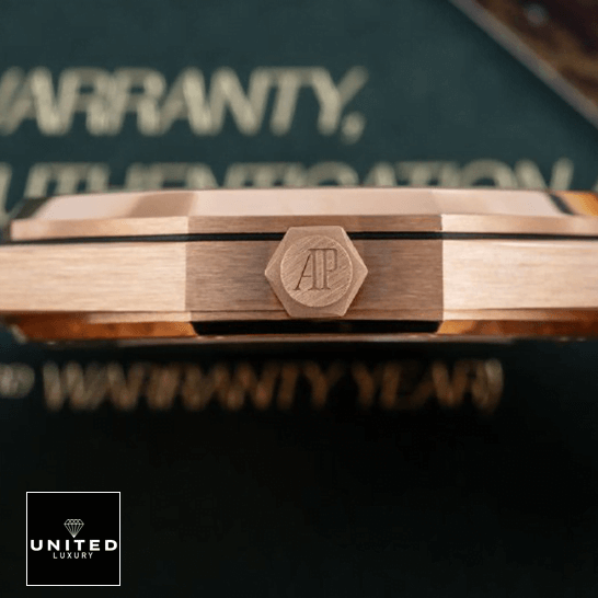 Audemars Piguet Royal Oak 15400OR.OO.1220OR.02 Replica 2 Audemars Piguet Royal Oak 15400OR.OO_.1220OR.02 Gold Case Replica Crown / Push button