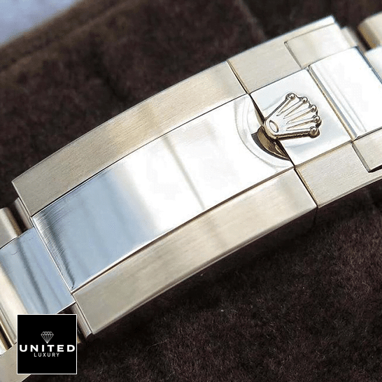 Rolex Daytona Cosmograph 116519 Rainbow & Black Dial Replica 5 Rolex Daytona Cosmograph 116519 Oyster Fold Clasp on the Rolex Logo Replica