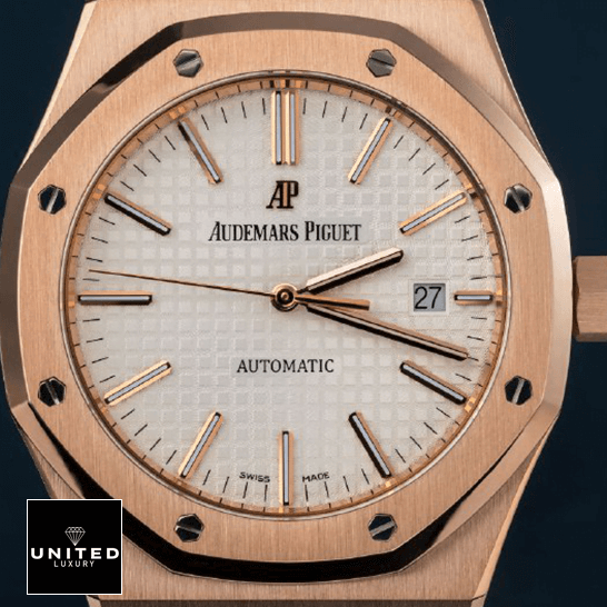 Audemars Piguet Royal Oak 15400OR.OO.1220OR.02 Replica 1 Audemars Piguet Royak Oak White Dial Gold Replica close analog view