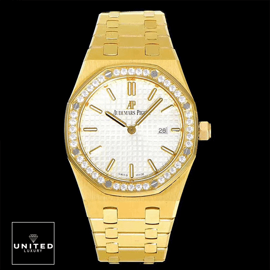 Audemars Piguet Diamond Bezel Replica 4 Audemars Piguet Royal Oak Yellow Gold White Dial Replica black background