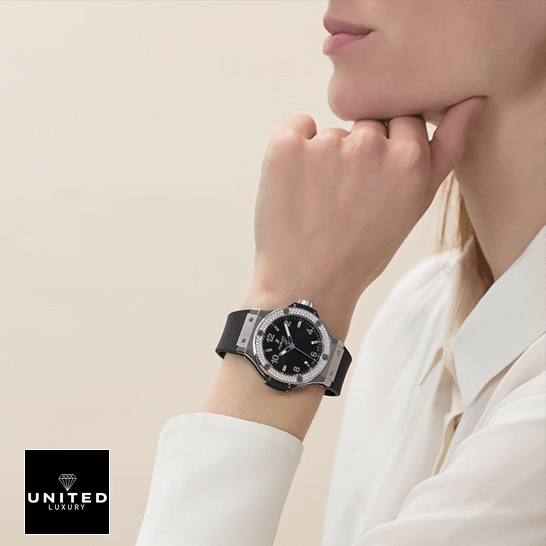 Hublot Diamond Bezel Replica 2 Hublot Big Bang Steel Black Diamond Bezel Replica on the women wrist