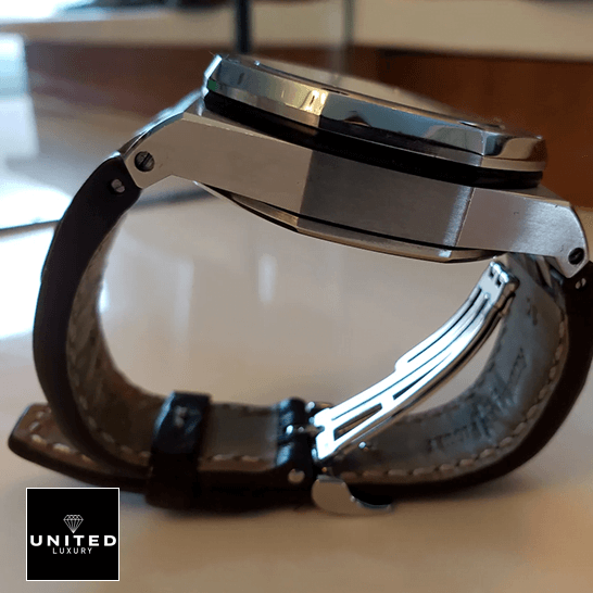 AP Safari Replica 2 Audemars Piguet Royal Oak Stel Case Leather Black Bracelet Replica side view