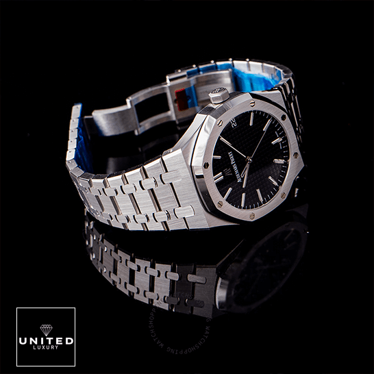 Royal Oak Selfwinding Replica 6 Audemars Piguet Selfwinding 15500ST.OO_.1220ST.03 Replica left side black background