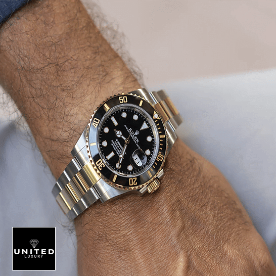 Rolex Sea-Dweller Two Tone Black Dial 126603-0001 Oyster Replica 2 Rolex Sea-Dweller 126603-0001 Replica on man