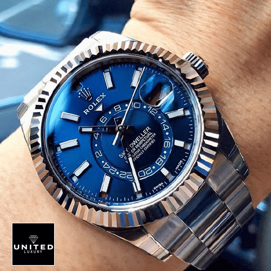 Rolex Sky-Dweller Blue Dial Stainless Steel 326934-0003 Oyster Replica 1 Rolex Sky-Dweller Blue Dial 326934-0003 Replica on his arm