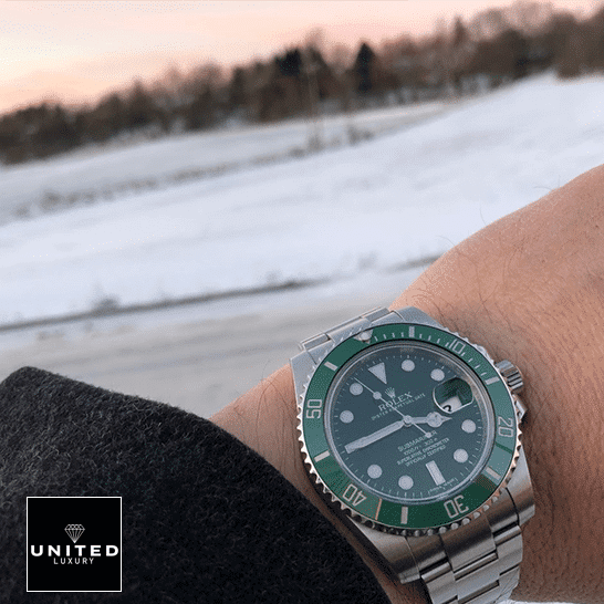 Rolex Submariner Hulk 116610LV Green Dial Replica 7 Rolex Submariner Hulk 116610LV Green Bezel S.Steel Oyster Replica on his arm