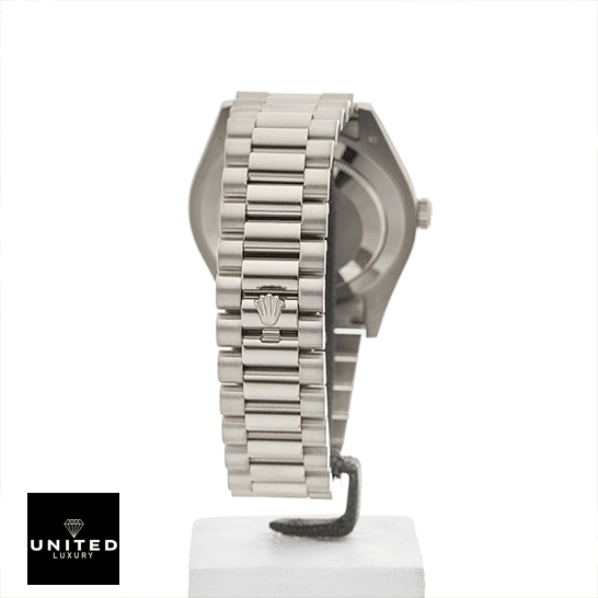 Rolex Day-Date Roman White Dial Replica 6 Rolex Day-Date II 218239 Replica Oyster Bracelet On the Rolex logo