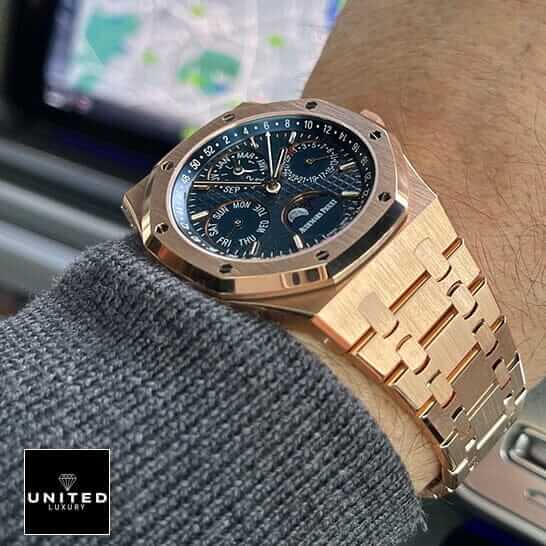 AP Rose Gold Blue Dial Replica 5 Audemars Piguet Royal Oak Gold Blue Dial Replica on the man wrist