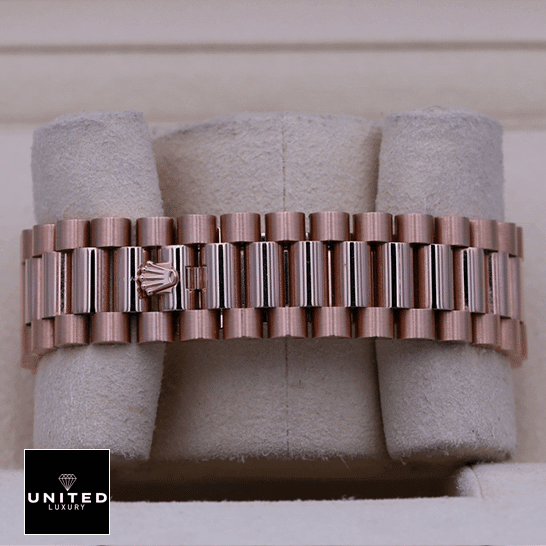 Rolex Day-Date 228235 Chocolate Replica 5 Rolex Day-Date 228235 Replica Rose Gold Bracelet on the Rolex logo